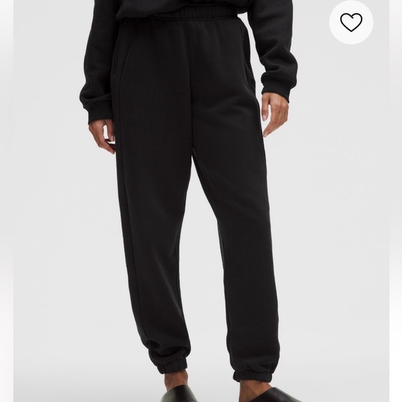 lululemon Scuba Oversized Mid-Rise Joggers - Picture 2 of 9